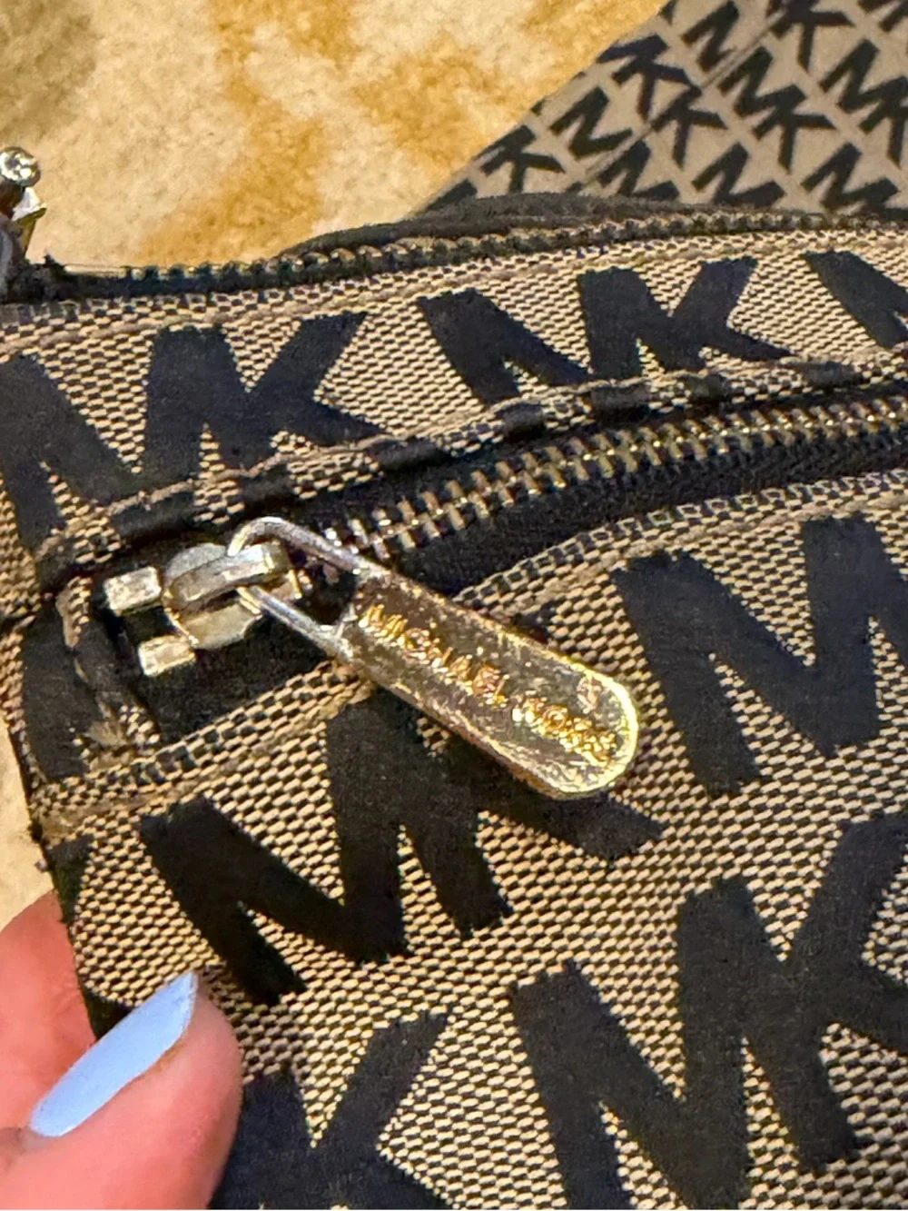 Michael Kors Black Logo & Beige/Tan Tote with Gold Accent and Matching Wristlet - Picture 13 of 16